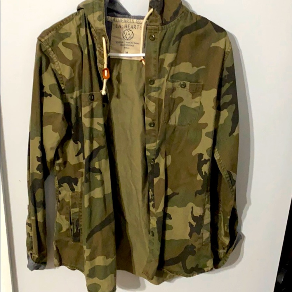 L.A : hearts button up camo jacket